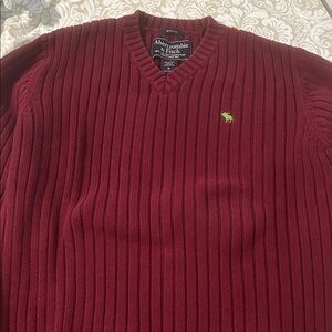Abercrombie & Fitch Men's Red V-Neck Sweater